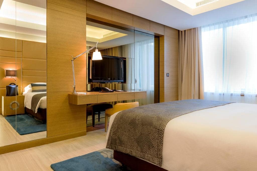 05-اتاق-خواب-هتل-4-ستاره-تاورز-روتانا-دبی- Towers-Rotana-Hotel-Dubai-Bedroom.jpg