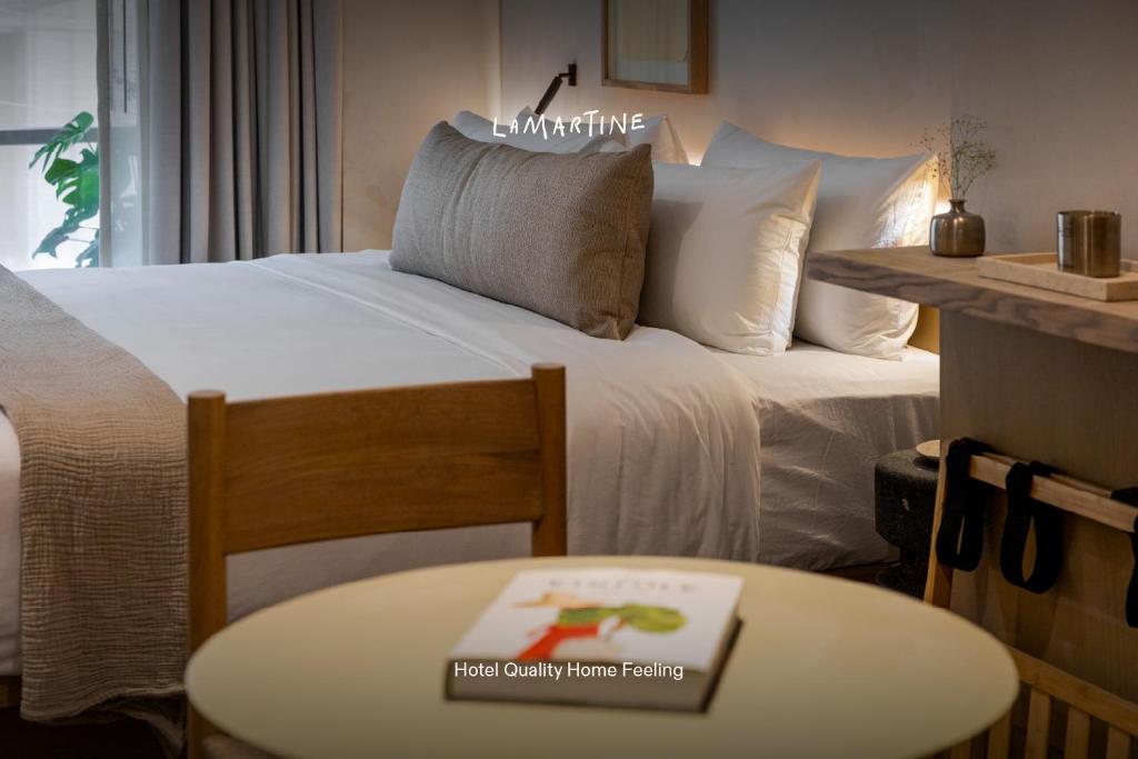 32-اتاق-هتل-لا-مارتین-استانبول-Lamartine-Hotel-.jpg