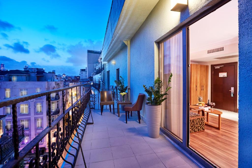 23-نما-Konak-Hotel-Taksim-هتل-کوناک-تکسیم.jpg