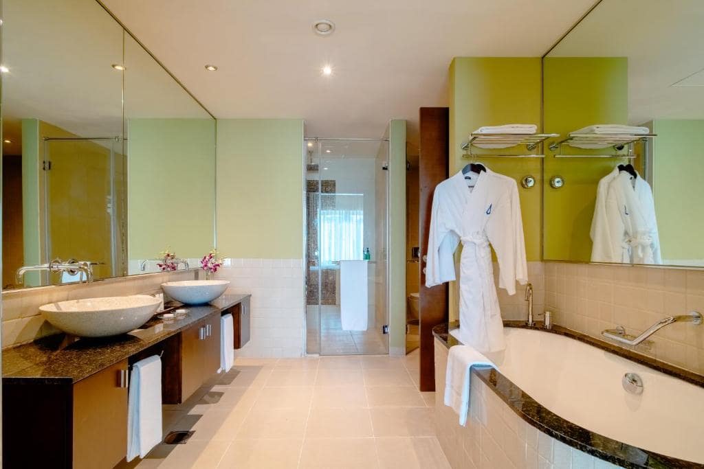 32-سرویس-بهداشتی-هتل-5-ستاره-آسیانا-دبی- Asiana-Hotel-Dubai-Bathroom.jpg
