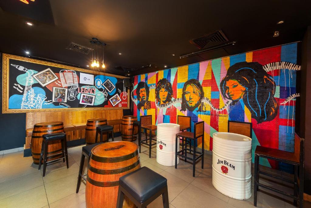27-بار-هتل-3-ستاره-هتل-سیتی-مکس-البرشا-ات-د-مال-دبی- Citymax-Hotel-Al-Barsha-at-the-Mall-Dubai-Bar.jpg