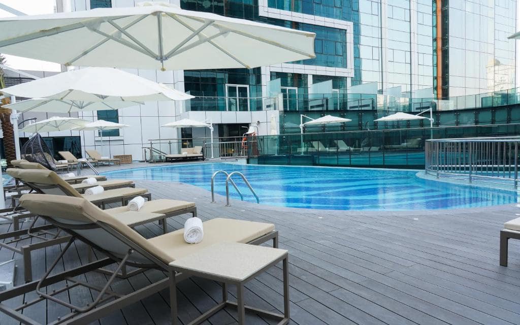 22-استخر-هتل-4-ستاره-الخوری-اسکای-گاردن-دبی- Al-Khoory-Sky-Garden-Hotel-Dubai-Pool.jpg