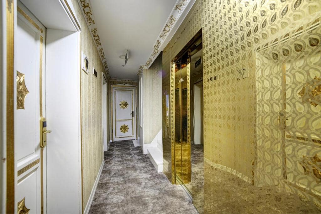 02-نمای-راهرو-هتل-4-ستاره-وایت-مونارچ-استانبول-Corridor-Hotel-4-Setare-White-Monarch-Istanbul.jpg