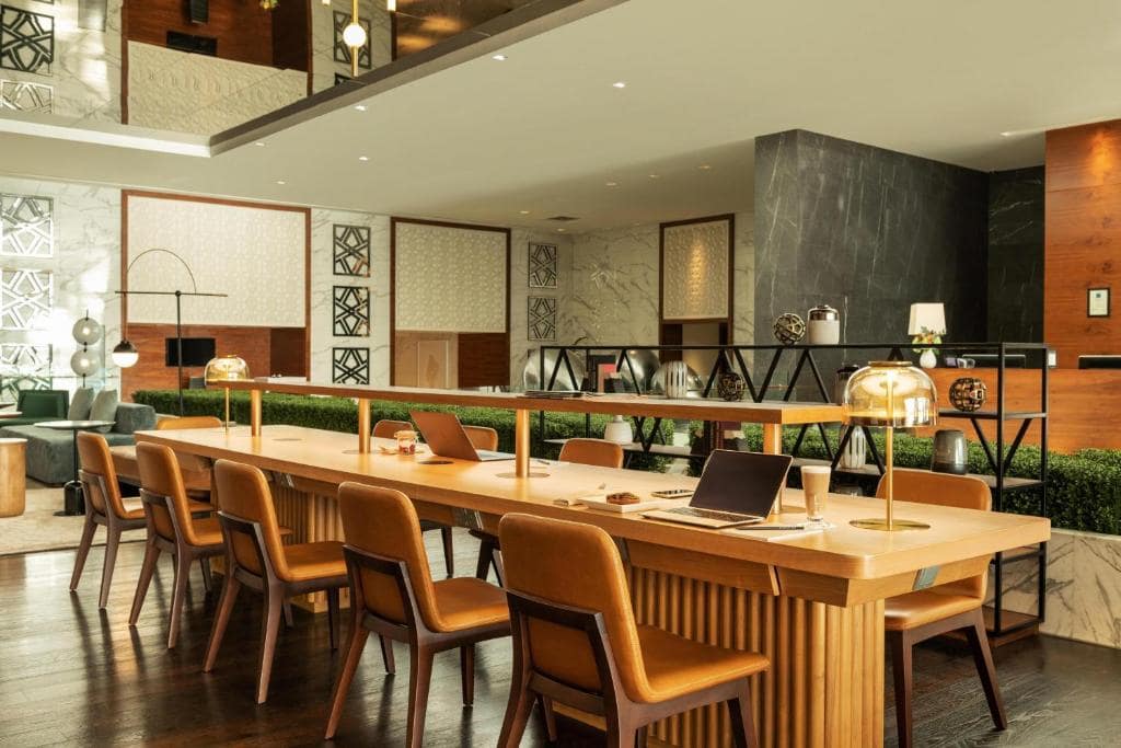 43-محوطه-هتل-5-ستاره-شرایتون-گرند-دبی Sheraton-Grand-Hotel-Dubai-Grounds-.jpg