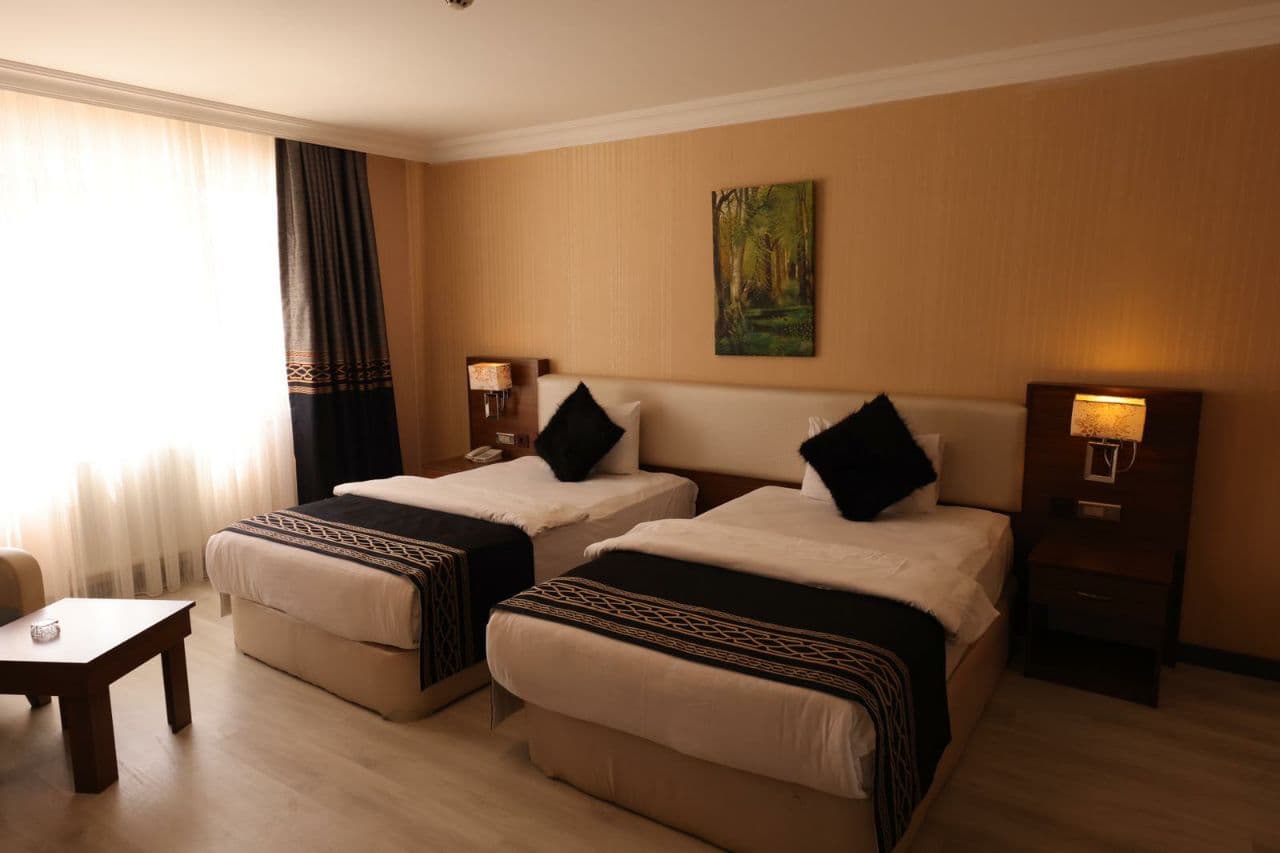 07 اتاق هتل 3 ستاره رویال برک وان Royal Berk Hotel Van.jpg