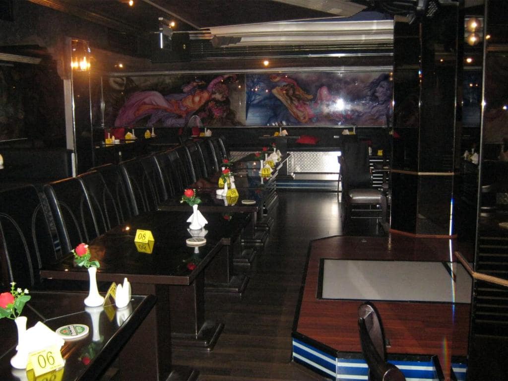 24-بار-هتل-3-ستاره-کینز-پارک-دبی-Kings-Park-Hotel-Dubai-Bar.jpg