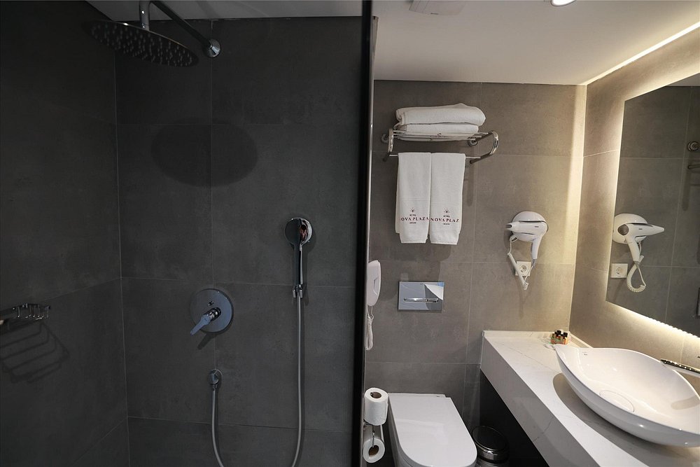 01-سرویس-بهداشتی-هتل-4-ستاره-نوا-پلازا-اوریون-استانبول-Bathroom-Hitel-4-Setare-Nova-Plaza-Orion_Istanbul.jpg