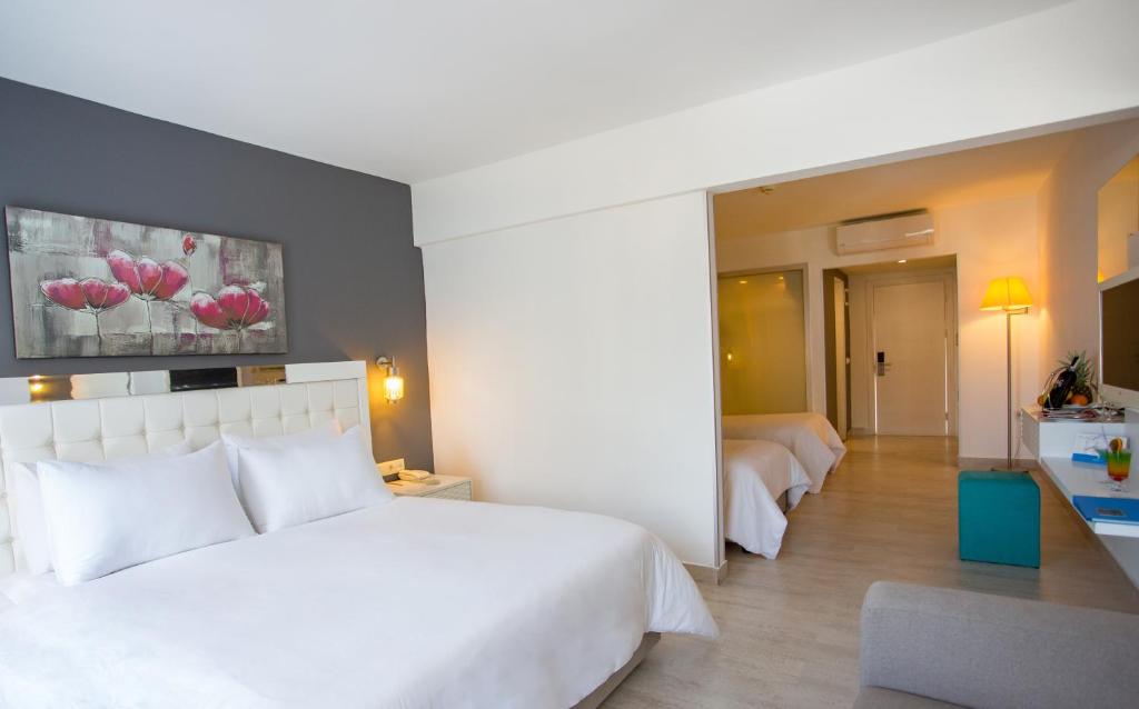 43 اتاق هتل 5 ستاره پالم وینگز افسوس کوش آداسی Palm Wings Ephesus Beach Resort Kusadasi.jpg