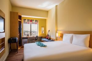 10-اتاق-هتل-3-ستاره-آیبیس-سیتی-سنتر-دبی- Hotel-Ibis-City-Center-Room.jpg
