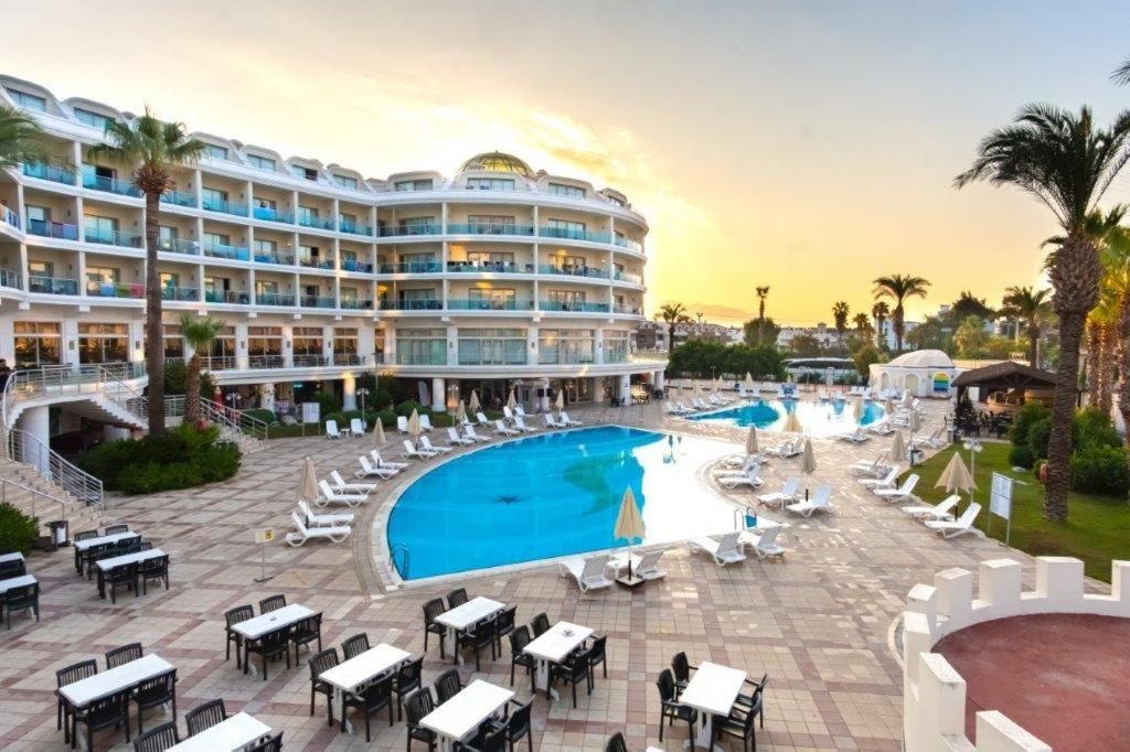 44 نمای داخلی هتل 4 ستاره پینتا پارک دلوکس مارماریس Pineta Park Deluxe Hotel Marmaris.jpg