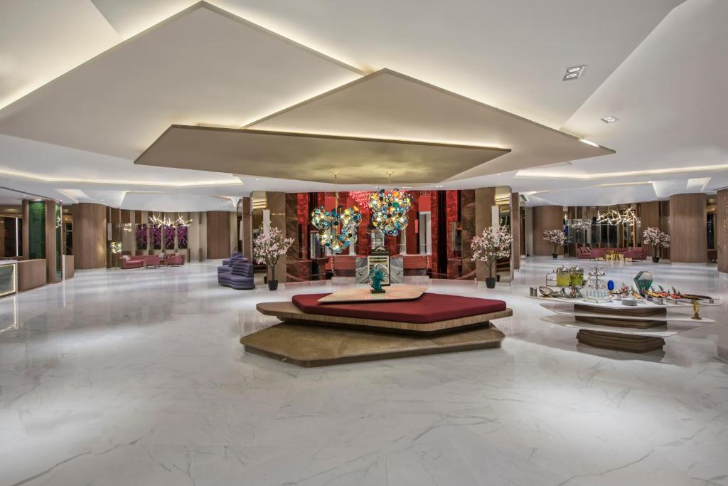18 لابی هتل 5 ستاره دلفین بی ای گرند ریزورت آنتالیا Delphin BE Grand Resort Antalya.jpg