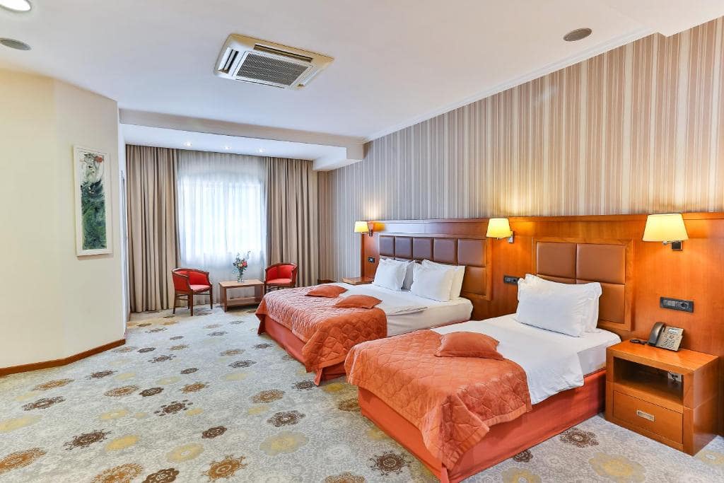 09-اتاق-خواب-هتل-3-ستاره-کینز-پارک-دبی-Kings-Park-Hotel-Dubai-Bedroom.jpg