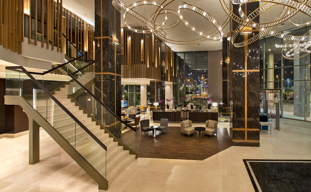 01-هتل-5-ستاره-هیلتون-باکرکوی-استانبول-نمای-لابی-Lobby-Hotel-5-Setare-Hilton-Bakirkoy-Istanbul.jpg