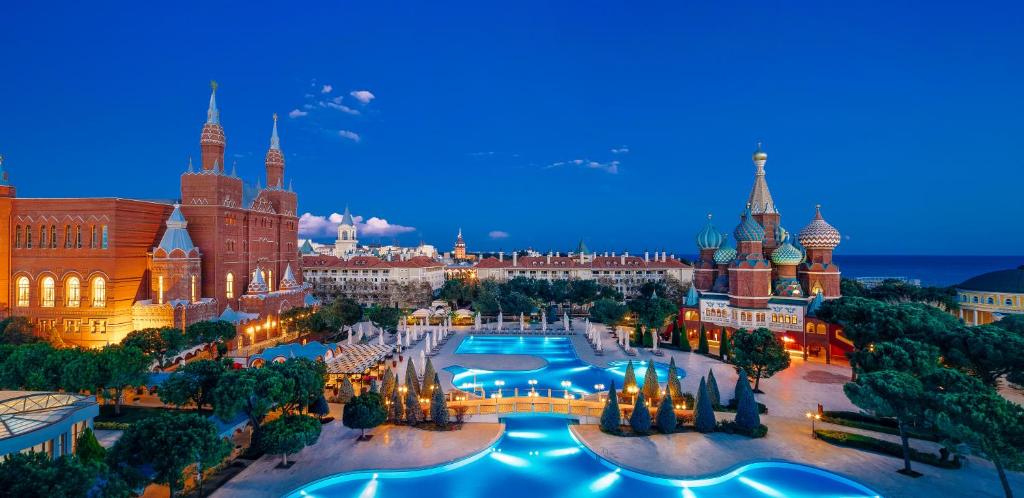 26-استخر-هتل-5-ستاره-آستریا-کرملین-پالاس-آنتالیا Asteria-Kremlin-Palace-Pool-.jpg