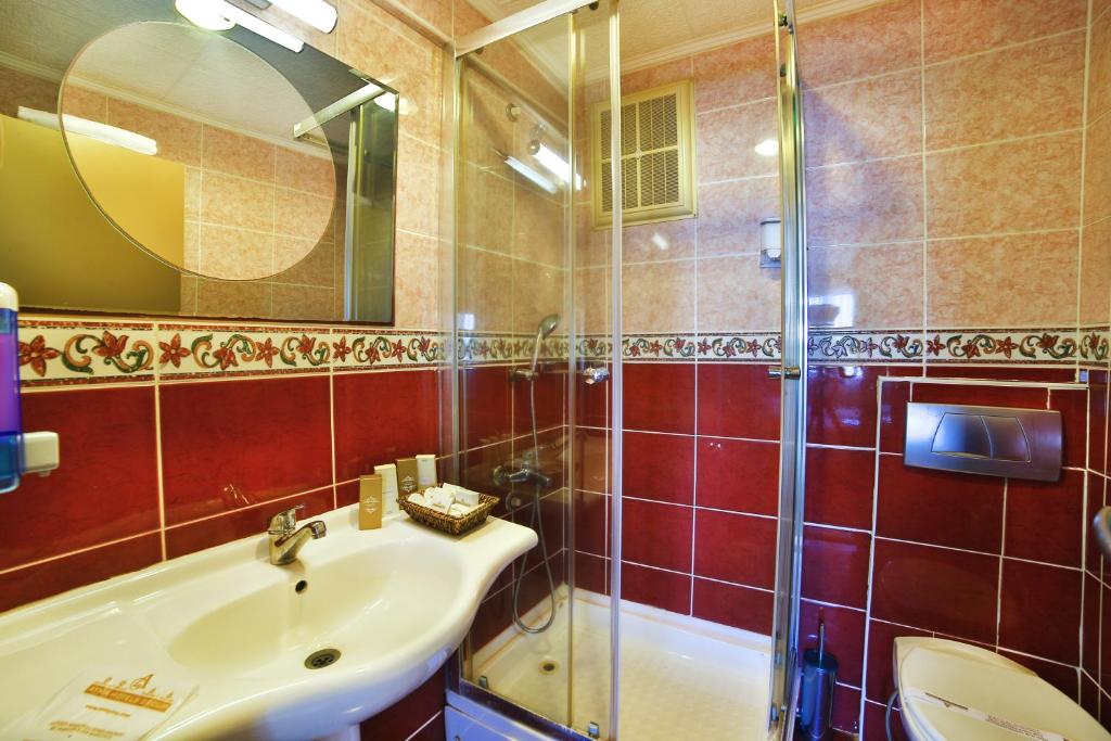 04-سرویس-Hotel-Grand-Emin-هتل-گرند-امین-استانبول.jpg