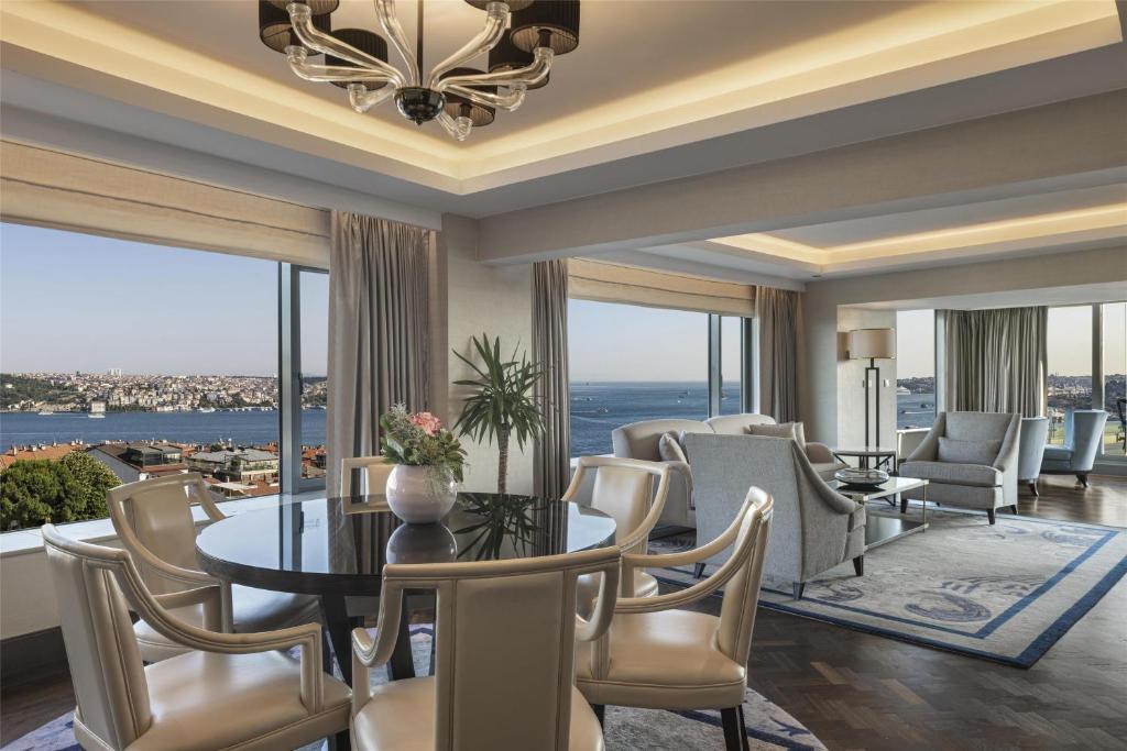 02-اتاق-Conrad-Istanbul-Bosphorus-هتل-کنراد-بسفروس-استانبول-.jpg
