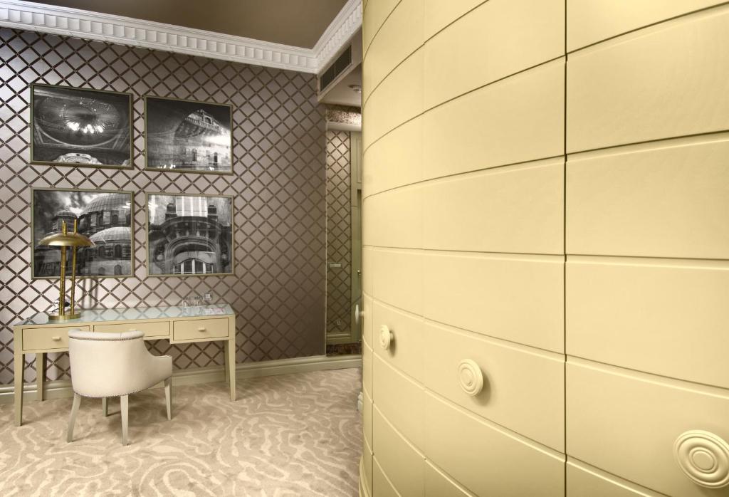 37-راهرو-Taxim-Hill-Hotel-Istanbul-هتل-تکسیم-هیل-استانبول.jpg
