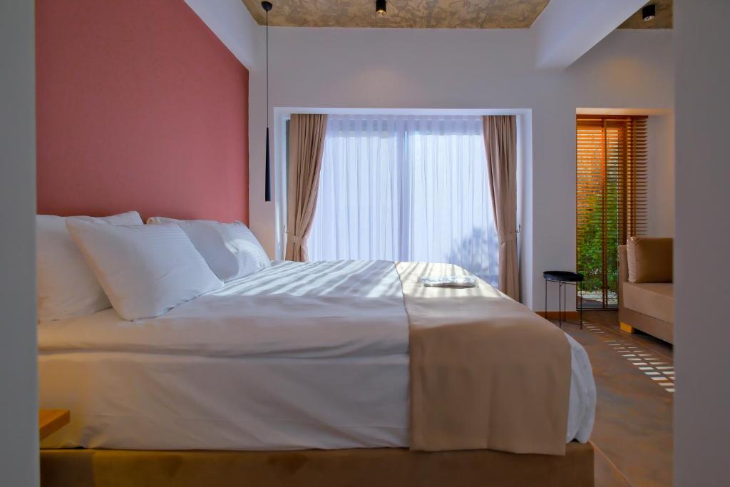 16 اتاق هتل 3 ستاره ناکاس سوئیتس فتحیه Nakas Hotel Fethiye.jpg