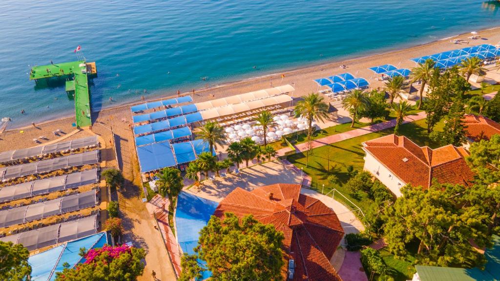 26-استخر-هتل-4-ستاره-الدار-گاردن-ریزورت-آنتالیا- Eldar-Garden-Resort-Antalya-Pool.jpg