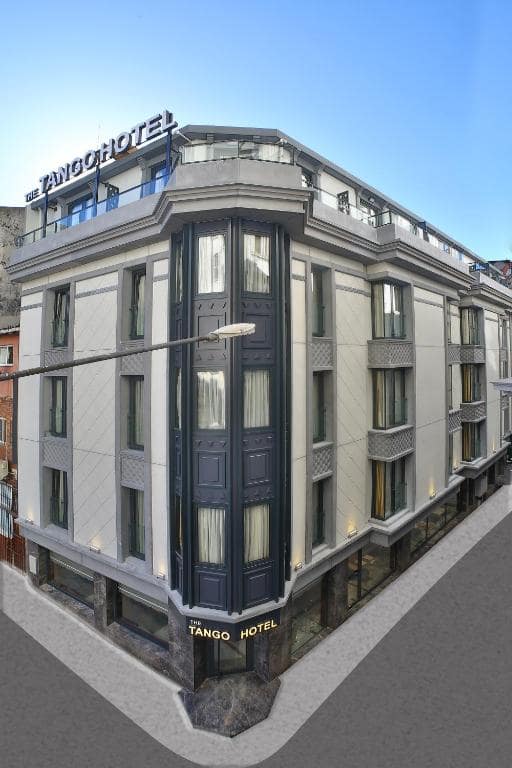 هتل-4-ستاره-تانگو-تکسیم-استانبل-نمای-بیرون-Hotel-4-Setare-Tango-taksim-view-min.jpg