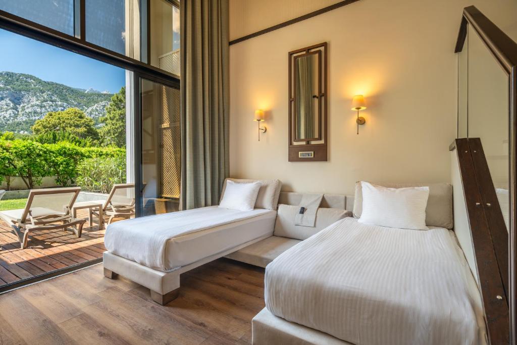 04-اتاق-هتل-5-ستاره-آمارا-پریمیر-پالاس-آنتالیا- Amara-Premier-Palace-Hotel-Antalya-Room.jpg