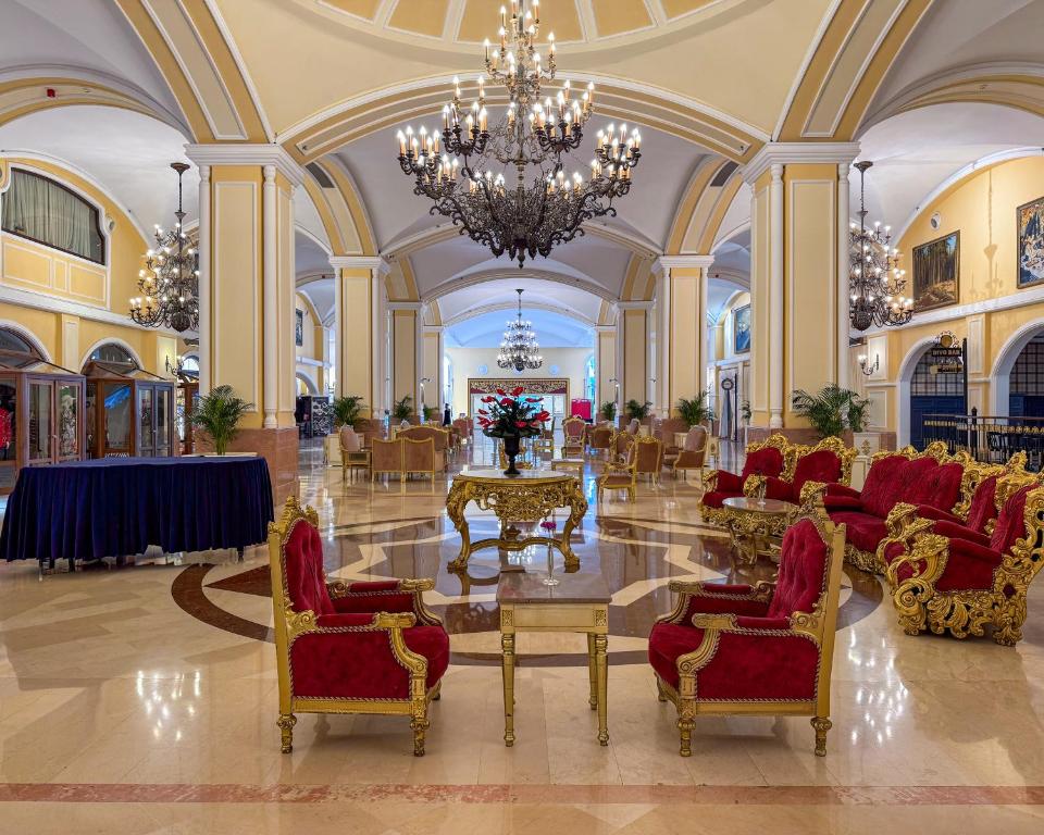 46-محوطه-هتل-5-ستاره-آستریا-کرملین-پالاس-آنتالیا Asteria-Kremlin-Palace-Grounds-.jpg