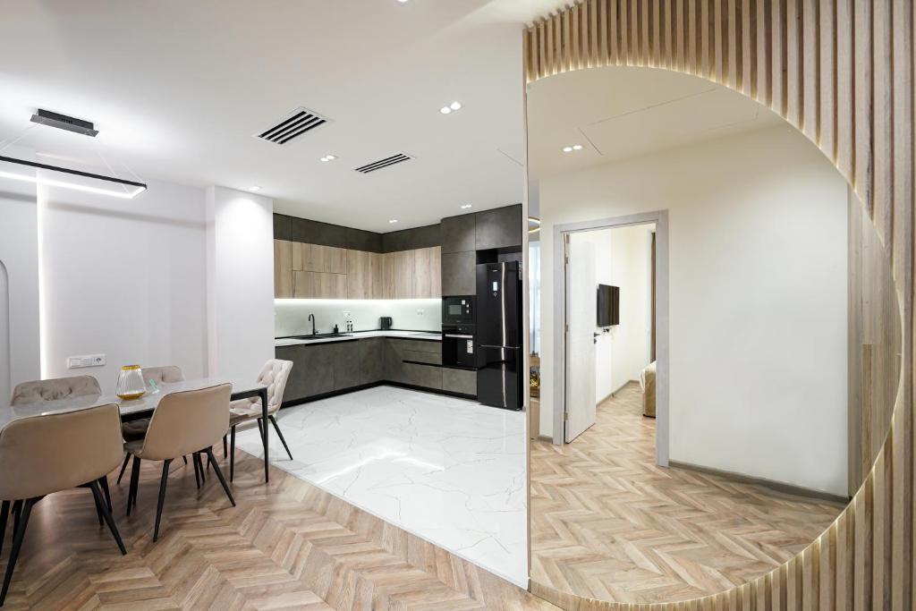 60 سوئیت هتل 4 ستاره هایاسا ایروان ارمنستان Hayasa Hotel Yerevan.jpg