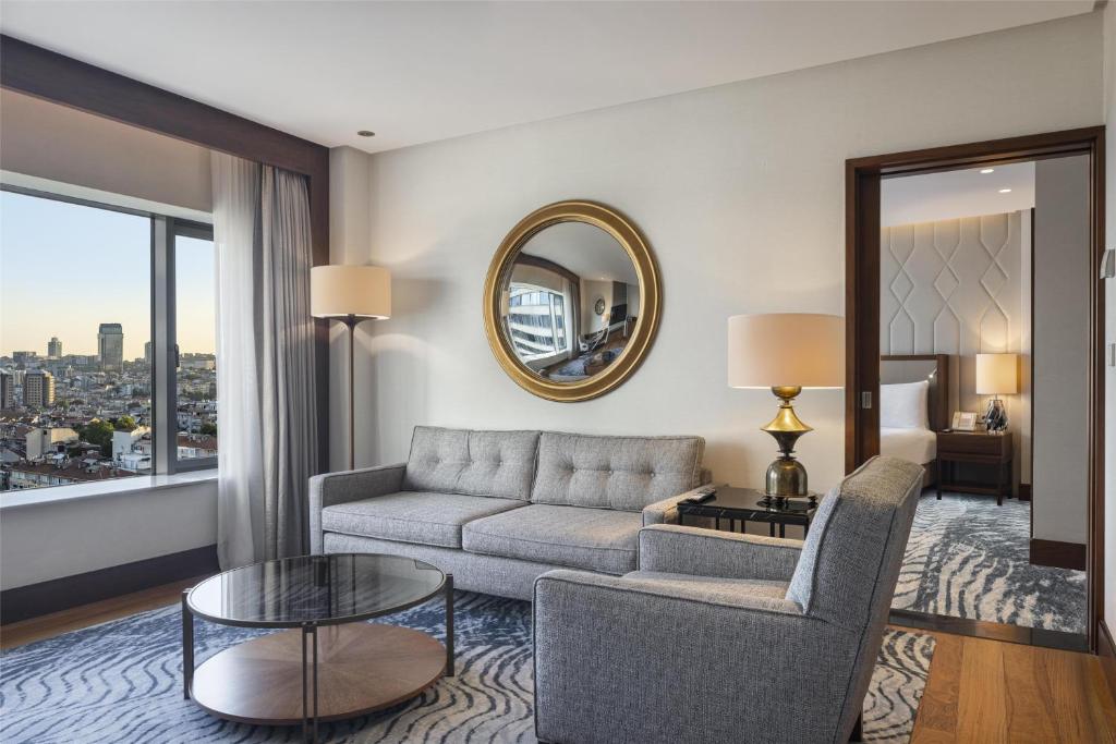 12-اتاق-Conrad-Istanbul-Bosphorus-هتل-کنراد-بسفروس-استانبول-.jpg