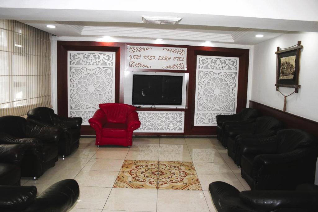 19 لابی هتل 3 ستاره کوشک قونیه Kosk Otel Konya.jpg