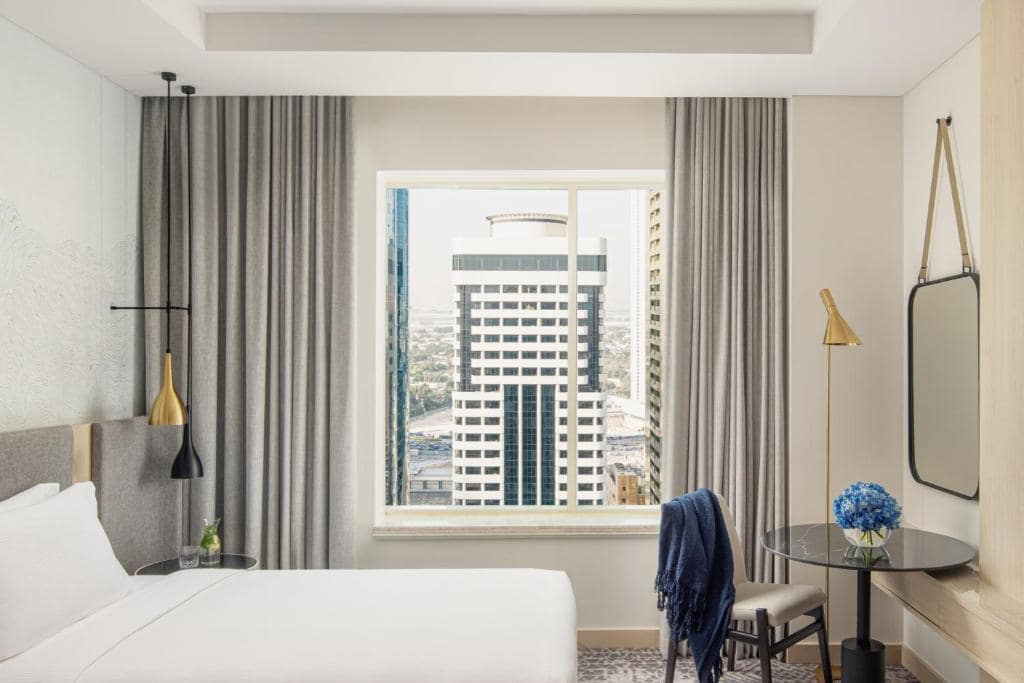 45-اتاق-خواب-هتل-4-ستاره-تاورز-روتانا-دبی- Towers-Rotana-Hotel-Dubai-Bedroom.jpg