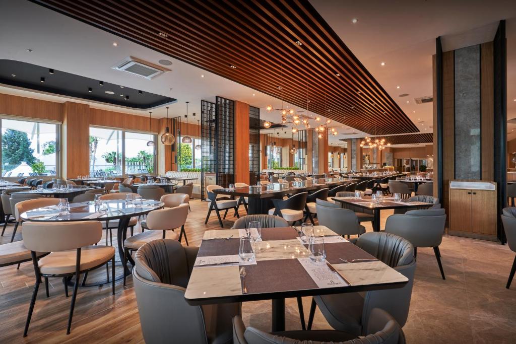 09 رستوران هتل 5 ستاره ریچموند افسوس کوش آداسی Richmond Ephesus Resort Kusadasi.jpg