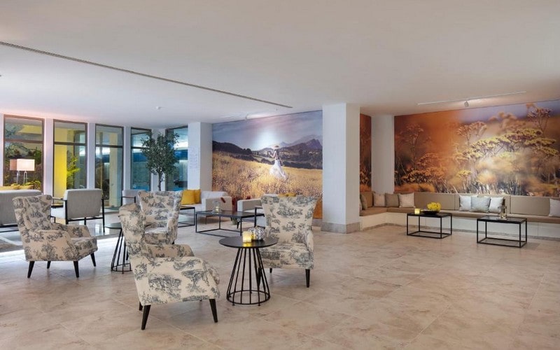 07 کافه هتل 5 ستاره نیروانا کازموپالیتن آنتالیا Nirvana Cosmopolitan Hotel Antalya.jpg