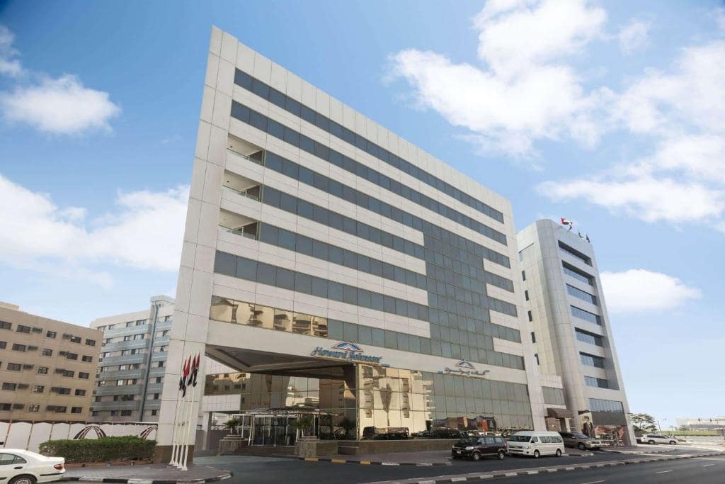 01-نمای-هتل-3-ستاره-هاوارد-جانسون-بر-دبی- Howard-Johnson-Bur-Dubai-View.jpg