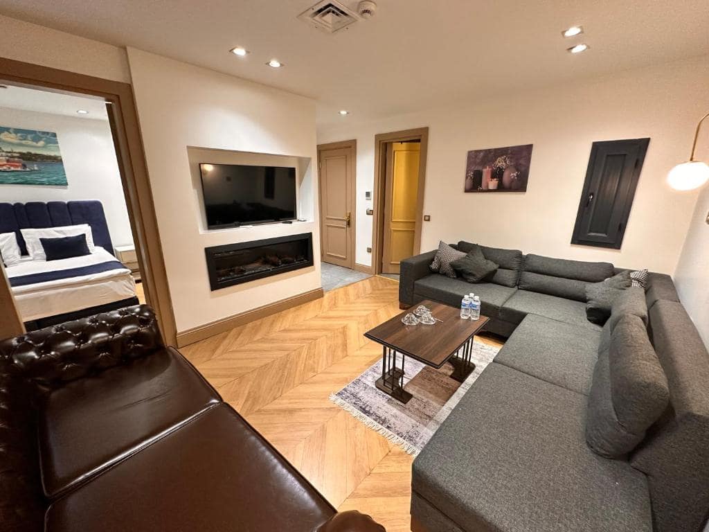 هتل-4-ستاره-تی-کی-تکسیم-استانبول-نمای-اتاق-Hotel-4-setere-Tk-taxim-Room41-min.jpg