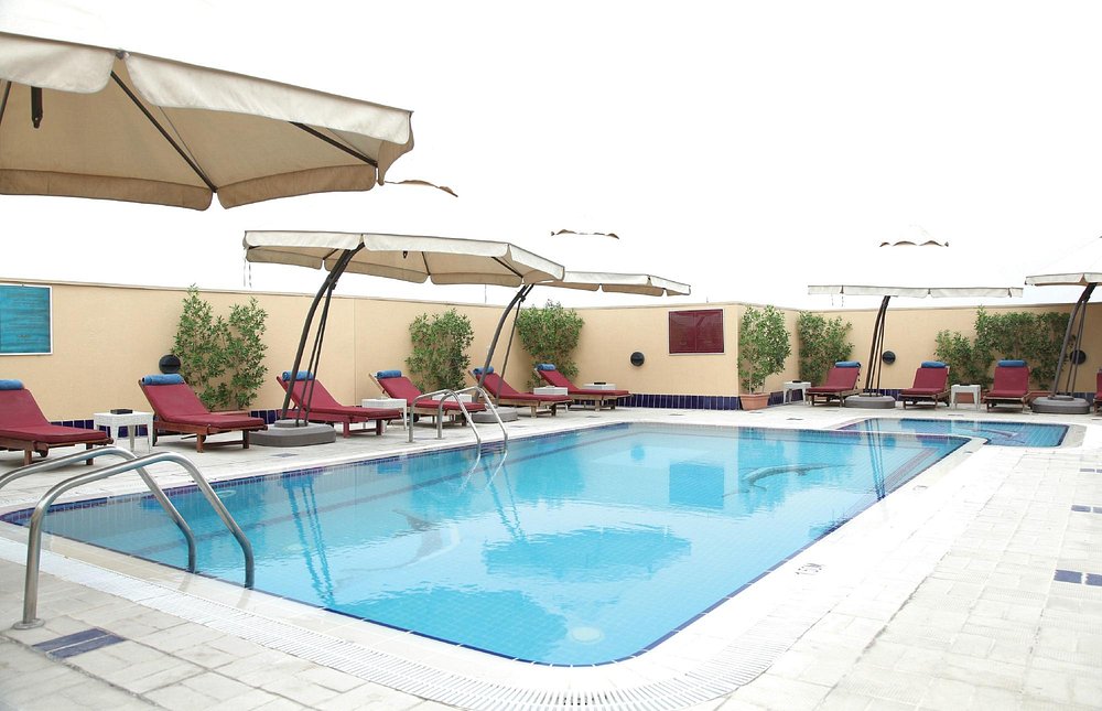 23-استخر-هتل-4-ستاره-مسکو-دبی- Moscow-Hotel-Dubai-Pool.jpg