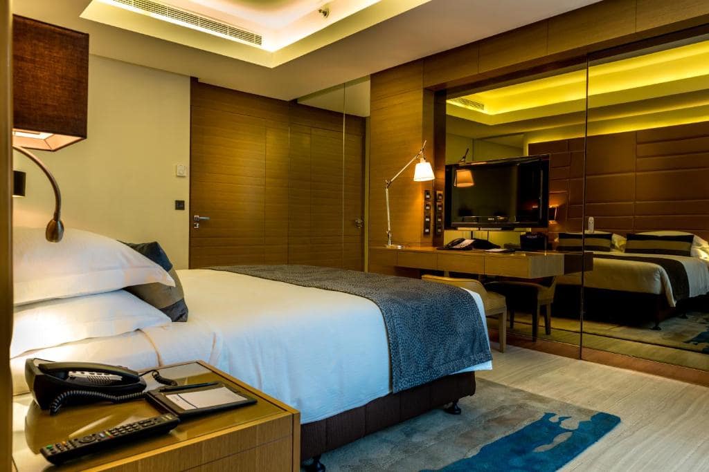 06-اتاق-خواب-هتل-4-ستاره-تاورز-روتانا-دبی- Towers-Rotana-Hotel-Dubai-Bedroom.jpg
