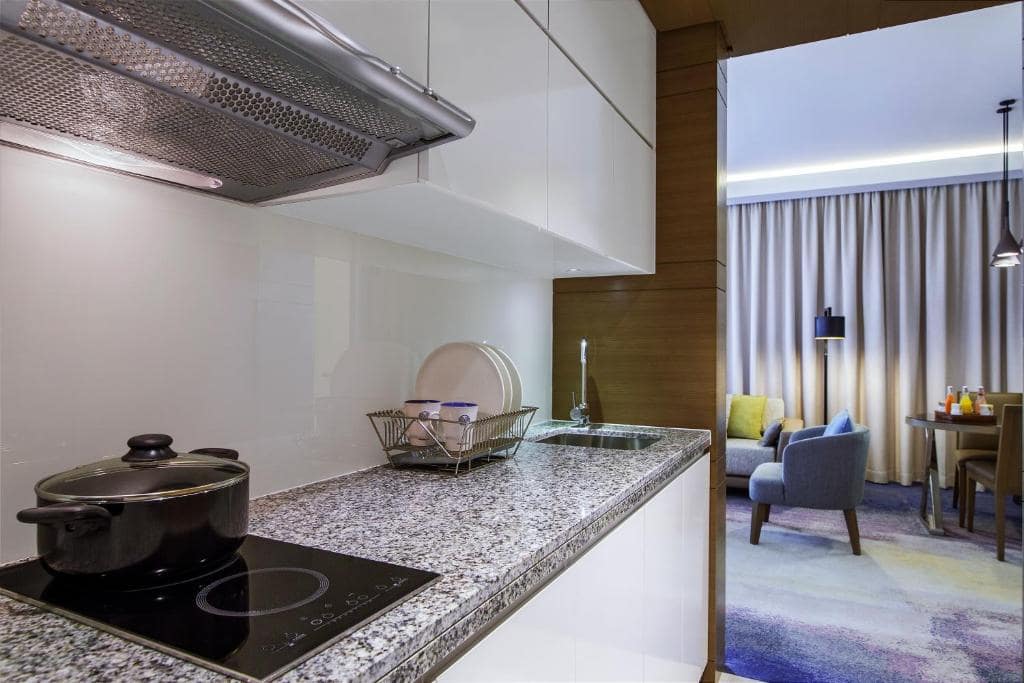 13-اتاق-خواب-هتل-4-ستاره-تاورز-روتانا-دبی- Towers-Rotana-Hotel-Dubai-Bedroom.jpg