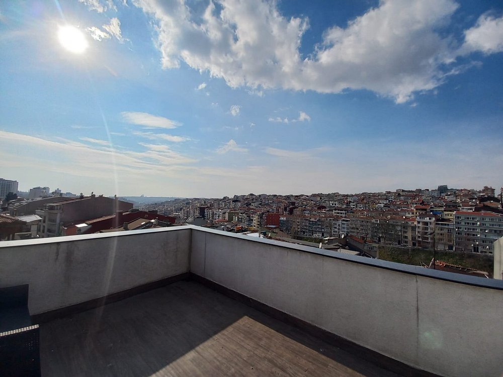 01-هتل-3-ستاره-پارک-بای-کلاورن-نمای-بالکن-Balcony-Hotel-3-Setare-park-By-Clover-Istanbul.jpg