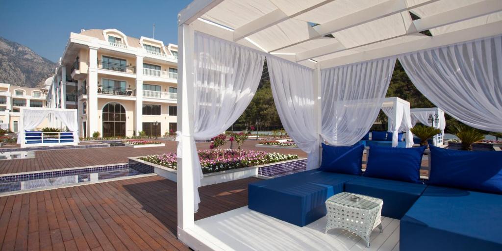 35-استخر-هتل-5-ستاره-آمارا-پریمیر-پالاس-آنتالیا- Amara-Premier-Palace-Hotel-Antalya-Pool.jpg