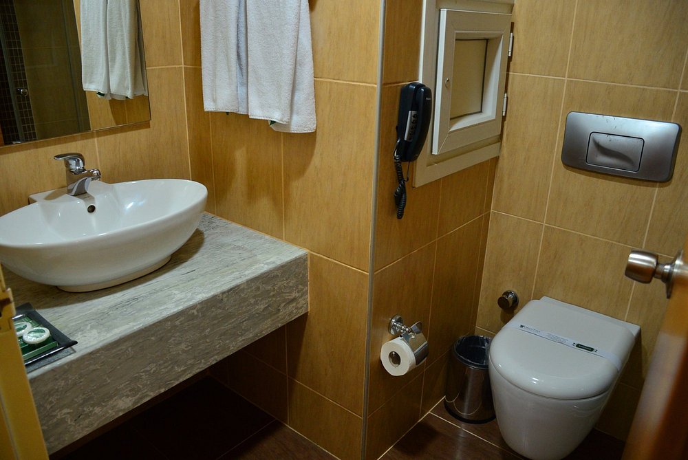 02-هتل-4-ستاره-گرین-پارک-تکسیم-استانبول-نمای-سرویس -بهداشتی-حمام-4-Bathromm-Setare-Green-Park-Hotel-Taksim.jpg