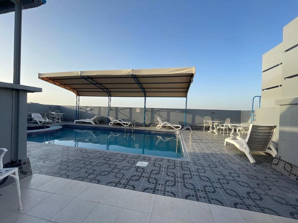 36-استخر-هتل-3-ستاره-لی-پارادایس-پالاس-دبی- Le-Paradise-Palace-Dubai-Pool.jpg