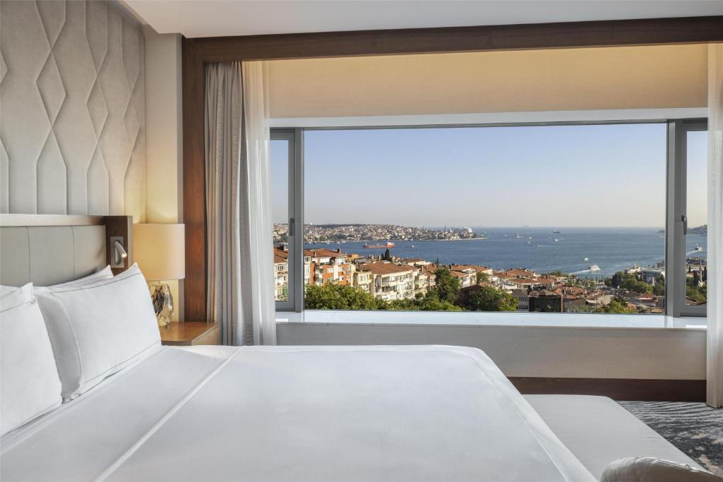 52-اتاق-Conrad-Istanbul-Bosphorus-هتل-کنراد-بسفروس-استانبول-.jpg