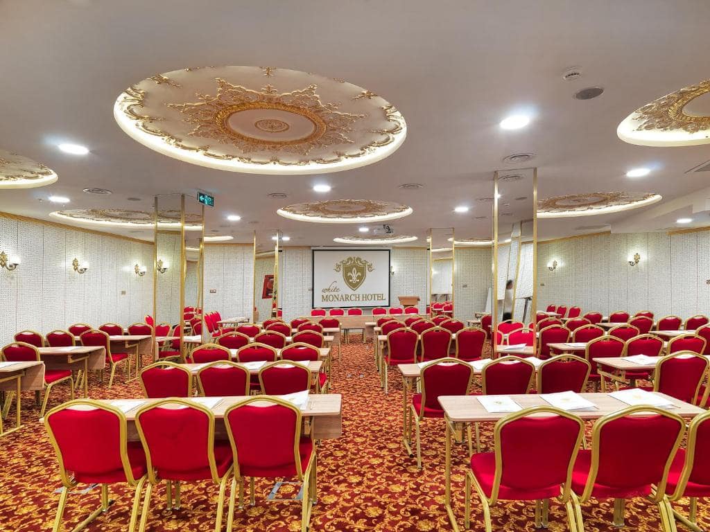 02-نمای-سالن-جلسات-هتل-4-ستاره-وایت-مونارچ-استانبول-meeting-Hotel-4-Setare-White-Monarch-Istanbul.jpg