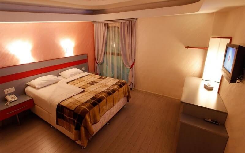 30اتاق هتل 4 ستاره ارمنیا ویلیج پارک ایروان ارمنستان Armenian Village Park Hotel Yerevan.jpg