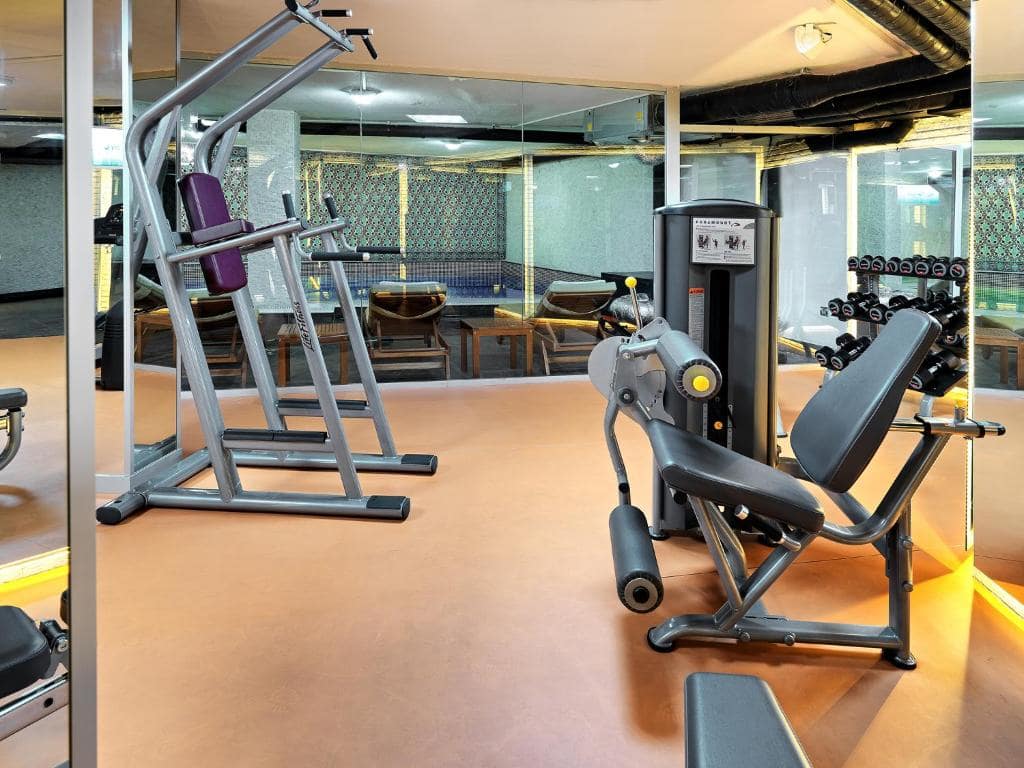 03-نمای-سالن-ورزش-هتل-4-ستاره-وایت-مونارچ-استانبول-Gym-Hotel-4-Setare-White-Monarch-Istanbul.jpg