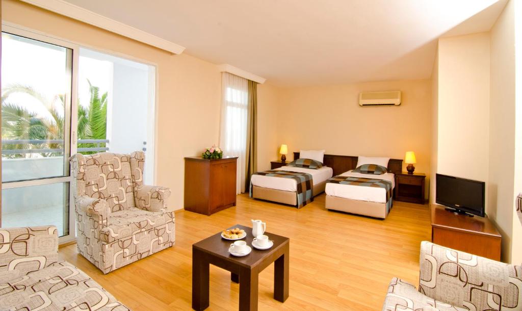 48 اتاق هتل 4 ستاره سیتیز هیل کوش آداسی City Hill Hotel Kusadasi.jpg
