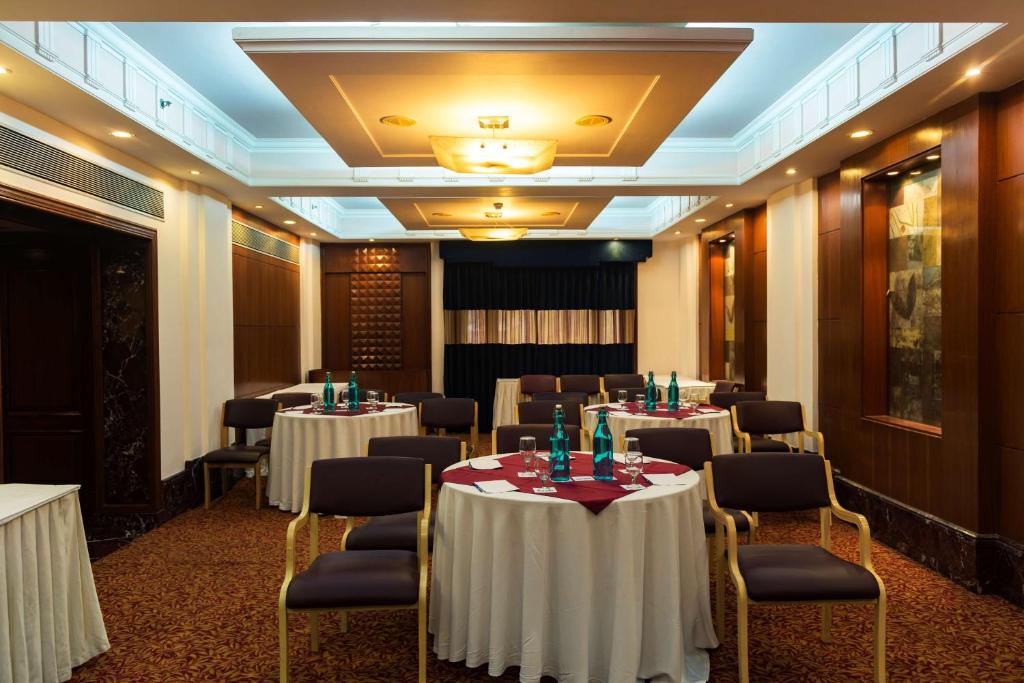 12-سالن همایش-هتل-4-ستاره-پارک-این-رادیسون-دهلی-Park-Inn-by-Radisson-New-Delhi-IP-Extension.jpg