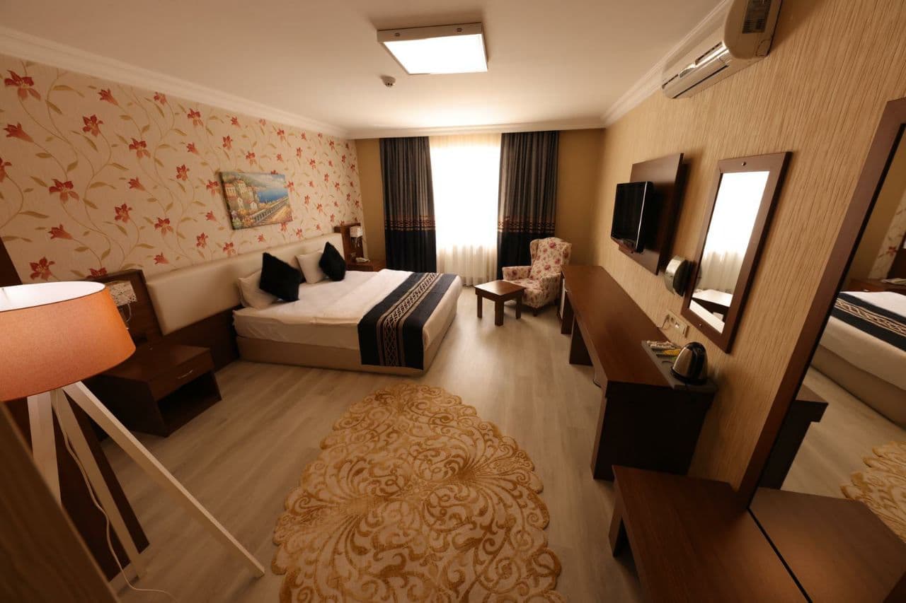08 اتاق هتل 3 ستاره رویال برک وان Royal Berk Hotel Van.jpg