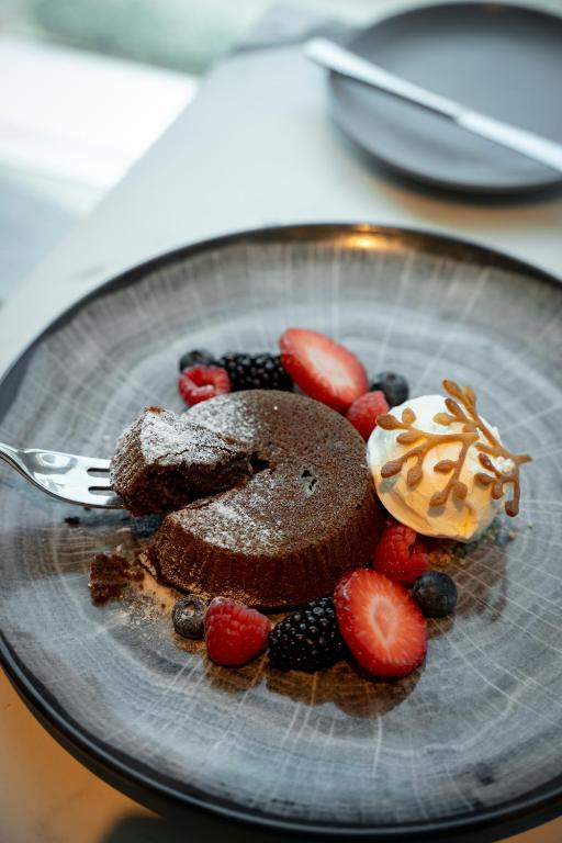 40-غذای-هتل-4-ستاره-رز-ریحان-بای-روتانا-دبی- Rose-Rayhaan-by-Rotana-Dubai-Food.jpg