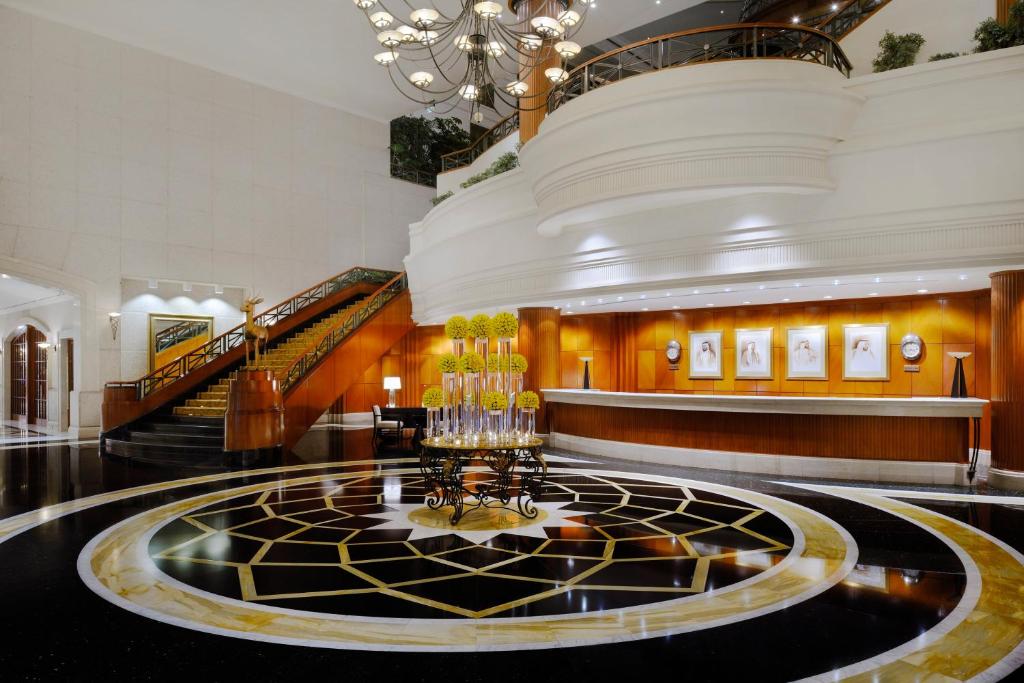 19 لابی هتل 4 ستاره د بریستول این دبی The Bristol Inn Hotel Dubai.jpg